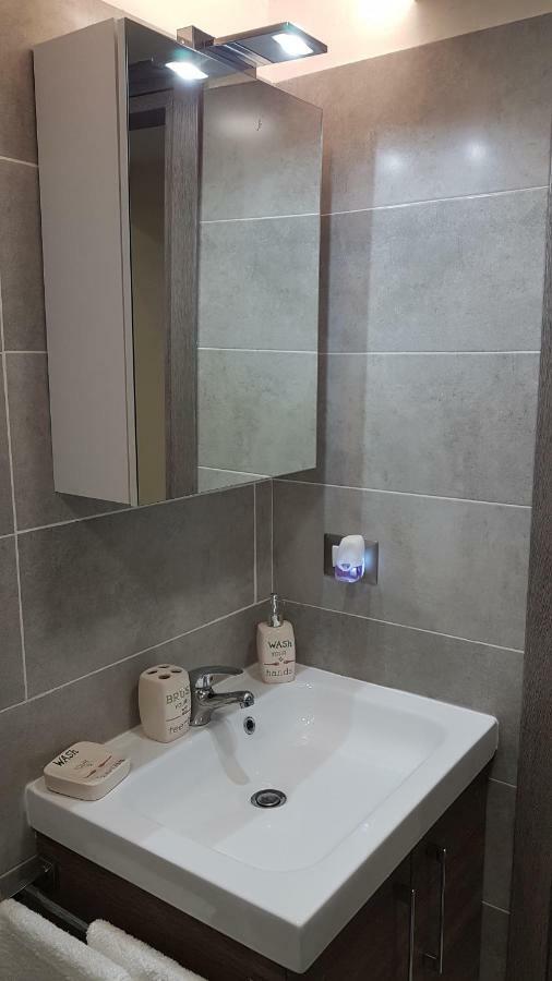 Apartcity Piazza Dante Apartment *
